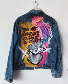 Art On Clothes, Clothes Paint, Art Jacket, Jean Jacket For Girls, Live Painting