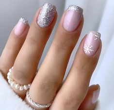 Holiday Nails Inspiration, Natural Christmas Nails, Pre Christmas Nails, Nails Press, Nails Tips, Snowflake Nails