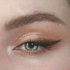 Extreme Make-up, Shiny Makeup, Make Up Designs, Eye Makeup Pictures, Smink Inspiration, Braut Make-up, Makijaż Smokey Eye, Winter Makeup