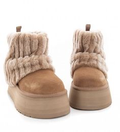 Christmas Wishlist For Teens, Fluffy Shoes, Dr Shoes, Ugg Classic Mini, Limousin, Girly Shoes, Aesthetic Shoes, Swag Shoes