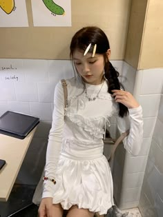 Mother Of The Bride Gown, Outfit Korean, Girlboss Fashion, Girl Boss Style, All White Outfit, White Outfit, Kpop Fashion Outfits, Modern Outfits, Star Girl