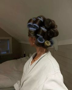 Blowout Rollers, Rollers Aesthetic, Hair School, I Love Being A Woman, Love Being A Woman, Heatless Hairstyles, Blowout Hair, Heatless Curls, Being A Woman