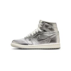 Air Jordan 1 Womens Retro High OG Shoes Original Air Jordans, Nike Snkrs, Jordan Model, Jordan Retro 1, Womens Air Jordans, Jordan 1 High Og, Retro 1, Air Jordan 1 Retro High Og, Air Jordan 1 Retro High