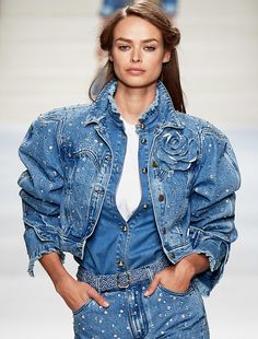 Denim Runway, Outfits Con Jeans, Denim Projects, Denim Clothing, Denim Wear, Denim Day, Lorenzo Serafini