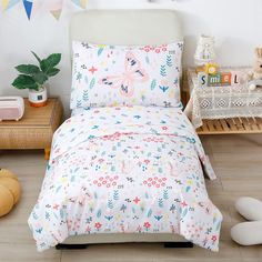 PRICES MAY VARY. 👧【PACKAGE INCLUDE】This 4 pieces toddler bedding set for girls includes: 1 piece 42 inches x 57 inches comforter, 1 piece 28inches x 52inches+7.9inches fitted sheet, 1 piece 45inches x 60inches flat sheet, and 1 piece 20 inches x 30inches standard pillowcase. Perfect size for your love room, it can transform a new sleeping environment of room, and it is a magic weapon to attract them to love their bedroom. 👧【MATERIAL】100% microfiber polyester. High-quality material comforter se Bedding Colorful, Toddler Bed Girl, Kids Comforter Sets, Toddler Comforter, Kids Comforters, Floral Comforter Sets, Toddler Bedding, Floral Comforter, Toddler Bed Set