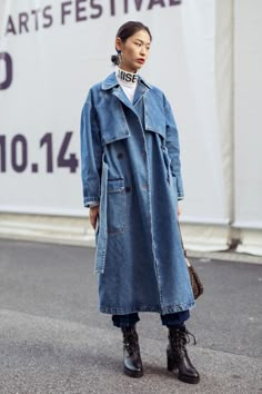 The Very Best Street Style From Shanghai Fashion Week Shanghai Fashion Week, Shanghai Fashion, Outfit Essentials, Giovanna Battaglia, Anna Dello Russo, All Jeans