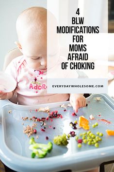 4 Baby Led Weaning BLW modifications hacks for the nervous and anxious mom afraid of choking and gagging. #babyledweaning #babyledweaningideas #babyledfeeding #babyledweaningrecipes #babyledweaningfirstfoods  #blw #blwideas Blw Grocery List, 100 First Foods Blw, Starting Blw, Blw Tips, Fingerfood Baby, First Foods