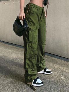 Baggy Cargo Jeans, Vsco Outfits, Jeans Online Store, Street Punk, Baggy Cargo Pants, Women's Overalls, Green Cargo Pants, Overalls Pants, Jeans Cargo