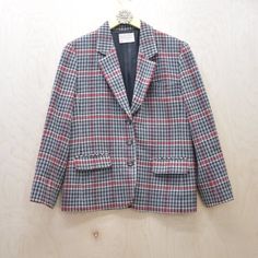 "Fitted style blazer by Pendleton ( 80's tag ), notched lapel,  three button front closure,  fully lined. 100 % Virgin wool Made in the USA Size 10 Pit to pit 20\" Sleeve 22\" Length 25\" Preowned, no flaws" Peach Lace Dress, Business Jacket, Black Wool Blazer, Style Blazer, Pendleton Wool, Large Scarf, Fitted Style, Womens Blazers, Tweed Blazer