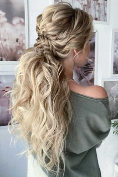 Dreamy Wedding Hairstyles Ideas To Look Your Best On The Big Day ★ Prom Ponytail Hairstyles, Hairstyle Ponytail, Pregnant Outfits, Bridemaids Hairstyles, Dance Hair, Graffiti Tattoo, Hoco Hair Ideas Updo Hairstyle, Gorgeous Hairstyles, Prom Hairstyles For Short Hair