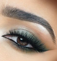 Green Eyeshadow For Brown Eyes, Glam Eye Makeup Looks, Soft Glam Eye Makeup, Eye Makeup Trends, Green Dress Makeup, Green Eyeshadow Look, Glam Eye Makeup, Ball Makeup, Under Eye Makeup