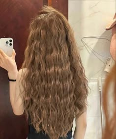 Long Light Brown Wavy Hair, Wavy Light Brown Hair, Long Wavy Hair Natural, Light Brown Wavy Hair, Curly Asian Hair, Brown Wavy Hair, Blonde Wavy Hair, Brown Curly Hair