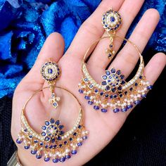 mughal nizami jadau jewellery Mughal Design, 22k Gold Jewelry Necklaces, Jadau Jewellery, Jewellery Board, Indian Jewelry Earrings, Gold Earrings Models, Antique Gold Jewelry Indian, 22k Gold Jewelry, Chandbali Earrings