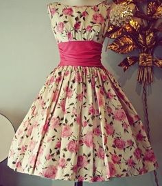 Could I get away with wearing something like this to church? Or would I only be able to wear it to tea parties? Betty Dress, Vintage Clothing Boutique, Sewing Dress, Robes Vintage, Vintage Floral Dress