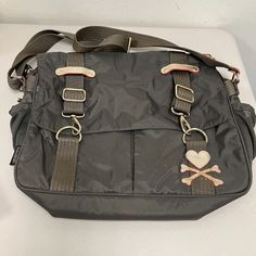 Tokidoki Computer/Messenger Bag Lots Of Pockets. Leather Trim..Heart And Crossbones Excellent Condition. Zips Shut With Multicolor Zipper. Bags For School, Inside My Bag, Heart Keychain, Gold Leather, Cute Bags, Laptop Bag, Leather Trims, Backpack Bags, Messenger Bag