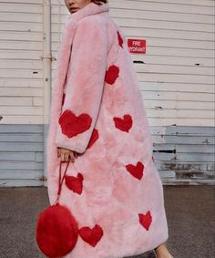 Mode Harajuku, Pink Fur Coat, Faux Coat, Pink Fur, Pink Coat, Valentine's Day Outfit, Look Vintage