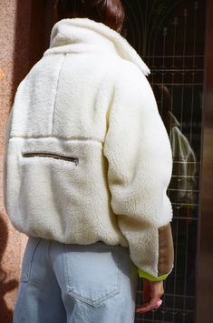 Winter Outfits Street Style, Soft Neon, Sandy Liang, Clothing Details, Shearling Jacket, Winter Fashion Outfits, Winter Looks, Look Cool, Fashion Inspo Outfits