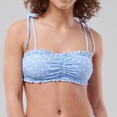 Blue Bandea Kini With Matching Bottom Both Top And Bottom Included!! Vibes Coquette, Coquette Cottage Core, Cottage Core Vibes, Plaid Bikinis, Coquette Cottagecore, Daisy Print, Blue Paisley, Swimsuit Tops, Womens Swim