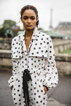 Johanna Ortiz коллекция | Коллекции весна-лето 2018 | Париж | VOGUE Joanna Ortiz, Dots Outfit, Dots Fashion, Polka Dots Outfit, 00 Fashion, Polka Dots Fashion, Johanna Ortiz, Fashion 2018, Black Power