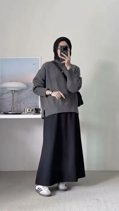 #modestwear #modestwear #modestwearinspiration #modestinspiration #hijabi #hijabiinspiration #outfit #outfitinspo #outfitinspiration Skirts Outfits Hijab, Clean Outfit, Stile Hijab, Simple Style Outfits