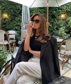 Os 5 principais hábitos de empresárias altamente bem-sucedidas 2 Real Estate Outfits, Rich Girl Lifestyle, Classy Aesthetic, Future Lifestyle, Aesthetic Women, Successful Women, Classy Outfits, Business Women