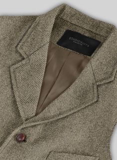 Wrap yourself in the epitome of luxury and timeless design with our Italian Highlander Stone Beige Herringbone Tweed Hunting Vest. Meticulously crafted from pure wool, this exquisite fabric marries unparalleled craftsmanship with the robust essence of the highlands. The subtle stone beige hue, interwoven with the classic herringbone pattern, offers a versatile and sophisticated choice for bespoke tailoring. Perfect for making a refined statement at business meetings, upscale social gatherings, or any event where sophistication is key.   The Hunting Vest was inspired and worn by the British and American in the late 19th century and early 20th century. In order to keep warm when hunting in the cold and humid season, thick and wear-resistant fabrics are used for both the front and back of the Master Tailor, Hunting Vest, Herringbone Tweed, Bespoke Tailoring, Tweed Fabric, Herringbone Pattern, Custom Tailoring, Vintage Brown, Keep Warm