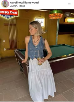 White Maxi Skirt Outfit, White Flowy Skirt, Denim Vest Outfit, White Skirt Outfits, Maxi Skirt Outfit, White Maxi Skirt, Fest Outfits, White Maxi Skirts, Maxi Skirt Outfits