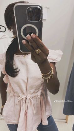 pretty black girl, black girl aesthetic, hair inspo, outfit inspo, scandi style, scandinavian style Scandi Hairstyles, Stockholm Style Black Women, Scandinavian Girl Aesthetic, Scandi Makeup, Stockholm Lifestyle, Stockholm Girl, Stockholm Outfit, Scandinavian Outfit, Scandi Girl