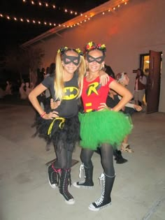 bff halloween costume ideas, best friends halloween costumes, halloween costume ideas for best friends Batman And Robin Costume For Couples, Robin And Batman Costumes, Batman And Robin Halloween Costumes, Robin Halloween Costume Women, Batman And Robin Costume For Women, Batman Outfits For Women, Iconic Duos Spirit Week, Batman Robin Costume, Dynamic Duos Costumes