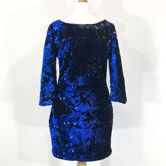 "Stunning Sequinned midi dress by Zara in heavily embellished black Velvet. The dress features a large amount of colour changing sequins, that change from black to blue on either side. Zip fastening.  In good condition Measurements  Bust: 32\" Waist: 24\" Length: 31\" Sleeves: 17\"" Sequinned Dress, Dress Zara, Colour Changing, Zara Dresses, Dress Clothes For Women, Black Beads, Modern Vintage, Black Velvet, Side Zip