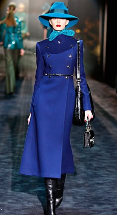 Gucci!" Trend Coat Outfit, Gucci Coat, Trendy Coat, Bright Winter, Blue Coat, March 19, Mode Vintage, Coat Fashion, Coats And Jackets