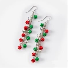 New Silver Dangling Chain Earrings With Miniature Red, Green, And Silver Bells That Jingle! Cute Beaded Earrings, Mountain Christmas, Bell Earrings, Wire Wrapped Jewelry Diy, Diy Jewelry Unique, Green And Silver, Handmade Jewelry Tutorials, Silver Bells, Earring Tutorial