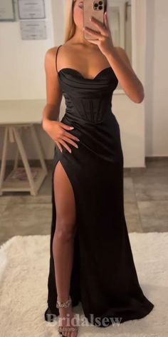 Long Tight Dresses Elegant, Formal Dresses Black, Year 12 Formal, Long Dresses Elegant, Classy Prom, Matric Dance, Prom Dress Inspo, Black Spaghetti, Classy Prom Dresses