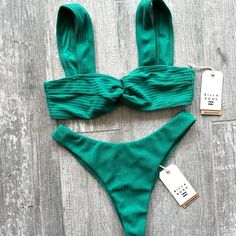 This Green Is So Beautiful!! Terry Rib Fabrication Kali Bralette Cut Top!! Cutest Twist Detail At Center Front Lovve The Thick Straps Self Binding Internal Edges To Ensure No Slippage Back Hook Closure Cutest Skimpy Hike Cut Bottoms!! High Leg Cut Skimpy Coverage . Tons Of Surf/Skate/Snow Gear In My Closet! Soo Many Bikinis And One Pieces!! Lemme Know If You Need Help Starting A Bundle!! Make Sure To Check Out The Rest Of My Page And Don’t Be Afraid To Ask Me Any Questions! - Makita Billabong Swimwear, High Neck Swim Top, Surf Bikinis, Tropical Bikinis, Snow Gear