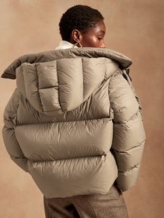 Icy wonderlands are no match for this warm and cozy puffer jacket.  With recycled down for maximum warmth, our water-repellent style reduces environmental impact while beautifying cool winter climes.  WARMEST: Fully lined and insulated with 100% recy Mens Puffer Coat, Puffy Jacket Women, Oversized Puffer Jacket, Mens Down Jacket, Cool Winter, Winter Puffer Jackets, Winter Fit, Fall Wear, Puffy Jacket