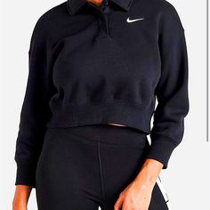 Basically Brand New - Worn Once Size Medium Fleece Athleisure Tops For Gym, Athleisure Fleece Tops For Gym, Fleece Athleisure Top For The Gym, Fleece Tops For Gym And Fall Season, Fleece Tops For Gym In Fall, Long Sleeve Fleece Workout Tops, Fleece Workout Tops For Fall, Fleece Tops For Fall Workout, Fall Workout Fleece Top