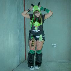 Alt Scene Outfits, Neon Y2k Outfits, Scene Rave Outfits, Scene Halloween Costume, Fair Outfit Ideas Carnival Summer, Scene Core Outfit, Scene Fashion 2000s, How To Style Fishnets, Scene Emo Fashion