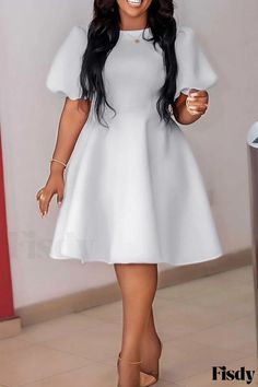 Fisdy - Elegante Vestido Blanco de Parches en Línea A con Diseño Casual de Cuello en O Banquet Dresses, Line Dresses, Mid Calf Dresses, Formal Party Dress, A Line Dresses, Evening Dresses Elegant, Pleated Midi Dress, African Dresses For Women, Formal Party