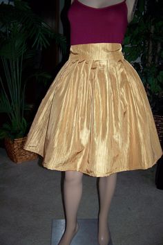 GOLD CRINKLED TAFETTA Satin Gathered waist mini skirt. Great for parties , wedding ,formal wear ,bridesmaids . Great for all occasions . by ANMARIKEDECORPLUS on Etsy Beautiful Skirts, Full Skirt, Cosplay Outfits, Formal Wear, Waist Skirt, Midi Skirt, Womens Skirt, Mini Skirts, Satin