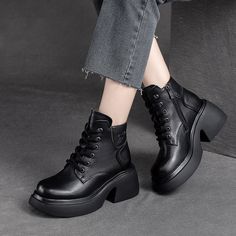 Gender: Women Item Type: Boots Main Material: Cow Leather Style: Casual, Classic, Retro Season: Spring, Autumn Heel Type: Wedge Outsole Material: Rubber Heel Height: High Heel (8 cm) Size Length cm inch 35 22.5 8.86 36 23 9.06 37 23.5 9.25 38 24 9.45 39 24.5 9.65 40 25 9.84 Black Wedge Boots Casual, 3/4 Black Boots, Womens Chunky Ankle Boots, Black Winter Boots Chunky, Black Ankle Chunky Boots, Black Winter Ankle Boots, Casual Leather Flats, Fur Boots Women, Patchwork Boots