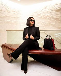 Classy Lady Photoshoot, Womens Black Suit Outfit Business, Black White Semi Formal Outfit, Model Agency Office Aesthetic, Women’s Business Suits 2023, Women In Suits Photo Shoot, Classy Boss Lady Outfit, Professional Attire Women Plus Size, Court Day Outfit