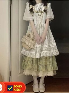 Parasol Outfit, Cute Outfits Feminine, Japanese Spring Fashion Women, Shojo Outfit Ideas, Mori Style Outfits, Morikei Outfits, Mori Kei, Mori Kei Aesthetic, Layered Skirt Outfit