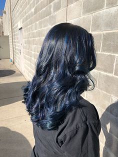 Midnight Blue Hair With Highlights, Black Hair With Dark Blue Balayage, Blue Baylage Hair Dark Brown, Dark Blue Tips Hair, Navy Blue Hair Highlights, Dark Brown Hair With Blue Tint, Dark Blue Hair Streaks, Dark Dark Blue Hair, Midnight Blue Highlights In Brown Hair