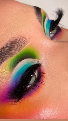 Unique Eyeshadow, Practice Makeup, Colourful Makeup, Rainbow Eye Makeup, Uv Paint, Rainbow Eyeshadow, Eyeliner Designs, Vibrant Makeup, Neon Makeup