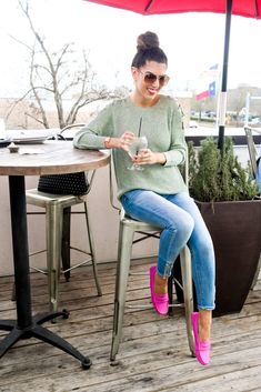 Pink Loafers Outfit, Brunch Outfit Fall, Brunch Outfits Fall, Casual Brunch Outfit, Pink Loafers, Preppy Life, Loafers Outfit