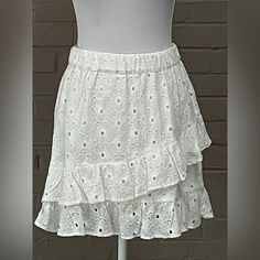 Pull On Style Elastic Stretch Waistband Floral Eyelet Tiered Design Fully Lined New !! Length 17” Waist 14” Across Flat Jean Pencil Skirt, Leather Pleated Skirt, Y2k Skirt, Blue Mini Skirt, Denim Pencil Skirt, Denim Skirt Women, White Denim Jeans, Womens Pencil Skirts, Pencil Skirt Black