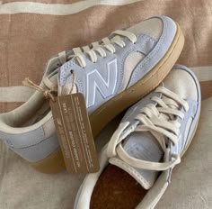 New Balance Pro Court Grey, Fall Nature Outfit, Shoe Inspo 2023, Retro Shoes Women, Sneakers Fashion New Balance, Shoes Inspo 2023, All New Balance Shoes, Fall Wishlist 2023, Shoes To Buy In 2023