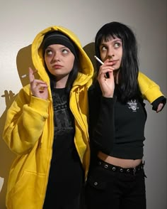 Braking Bad Halloween Costumes, Jane And Jesse Halloween Costume, Breaking Bad Group Costume, Easy Last Min Couple Costumes, Jesse And Jane Outfits, Jessie Pinkman And Jane Costume, Jane Halloween Costume Breaking Bad, Jane Breaking Bad Makeup Tutorial, Jessie Pinkman Halloween Costume