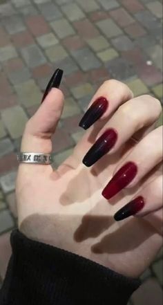 Vamp Nails Acrylic, Nails Inspo Red And Black, Black And Red Nails Ideas Simple, Acrylic Nail Designs Red And Black, Red And Black Nails Aesthetic, Nails Inspiration Red And Black, Goth Nails Simple, Nail Designs Dark Colors, Black And Red Gel Nails