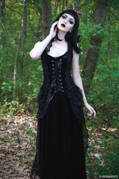 Gothic Girl Aesthetic, A Scanner Darkly, Steampunk Fashion Women, Gothic Girl Art, Classic Goth, Goth Looks, Gothic Fashion Women, Steam Punk Pirate